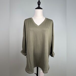 Women’s Cupio blush tunic, size L, drop shoulder, v-neck, olive green